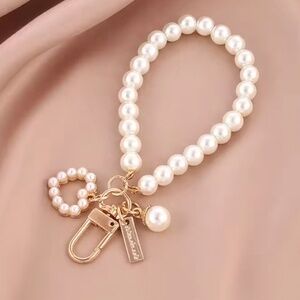 Cute Pearl Keychain for Women Girls Shiny Pearl Bead
